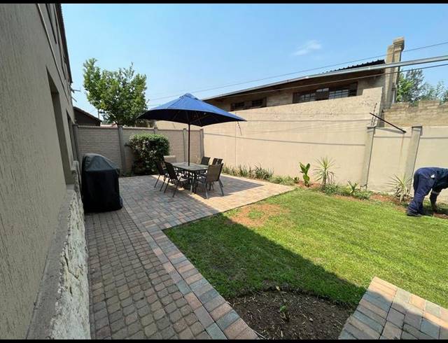 3 BEDROOM TOWNHOUSE FOR SALE IN MANTEVREDE